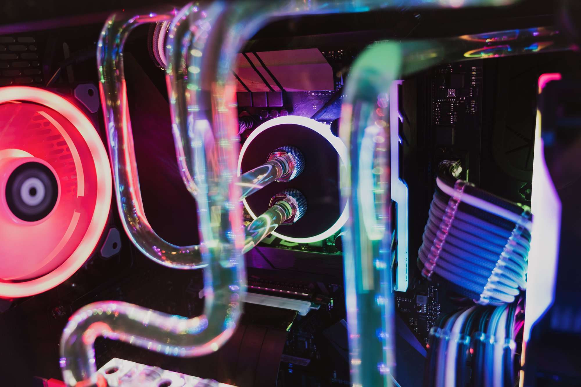 Exploring Advanced Liquid Cooling: Immersion vs. Direct-to-Chip Cooling